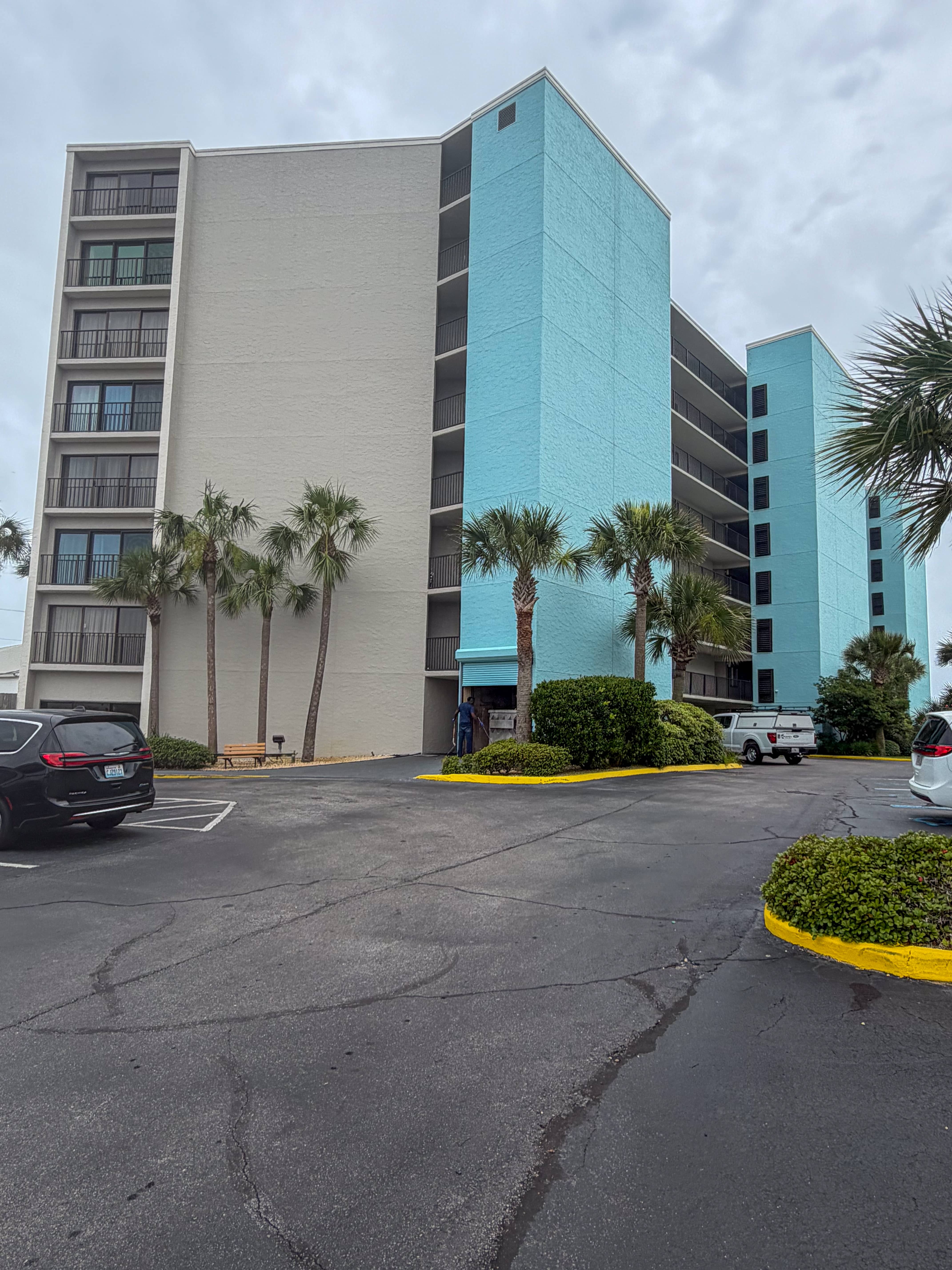 Resorts https://emeraldbeachproperties.icnd-cdn.com/images/resorts/56E3AE3C-68BF-4AAB-A6B2-6E51033E0F6F.jpg