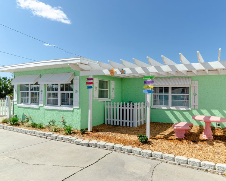 Resorts https://emeraldbeachproperties.icnd-cdn.com/images/resorts/Emerald-Beach-Cottage-Building.jpg