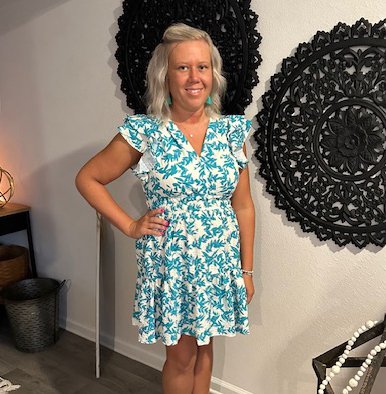 Staff https://emeraldbeachproperties.icnd-cdn.com/images/staff/Hannah-1.jpg