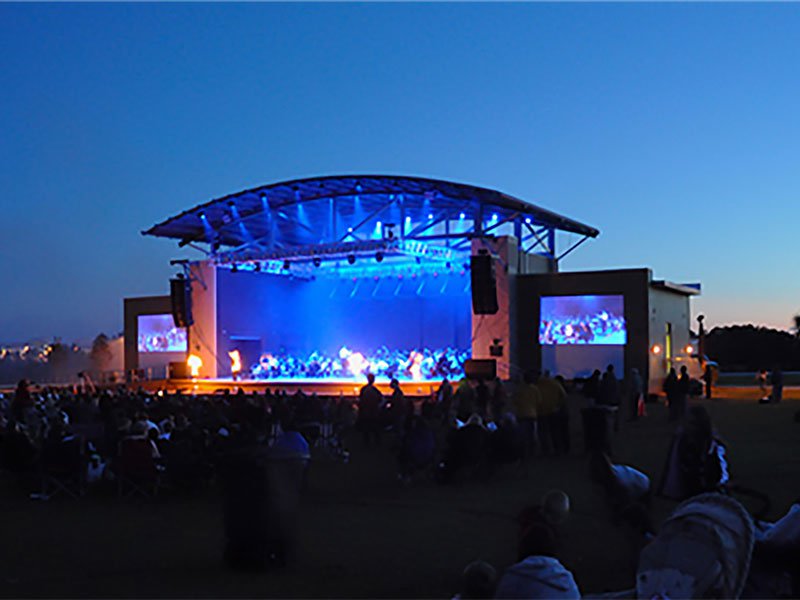 Things To Do https://emeraldbeachproperties.icnd-cdn.com/images/thingstodo/Aaron_Bessant_.jpg