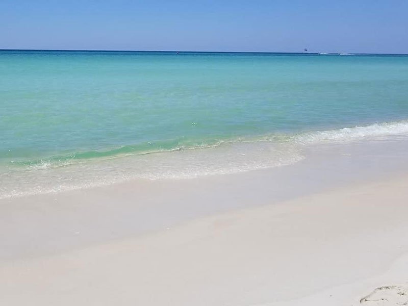 Things To Do https://emeraldbeachproperties.icnd-cdn.com/images/thingstodo/Beach-white-blue-green.jpg